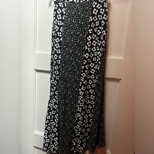 ASOS black and white flower skirt midi xs women’s